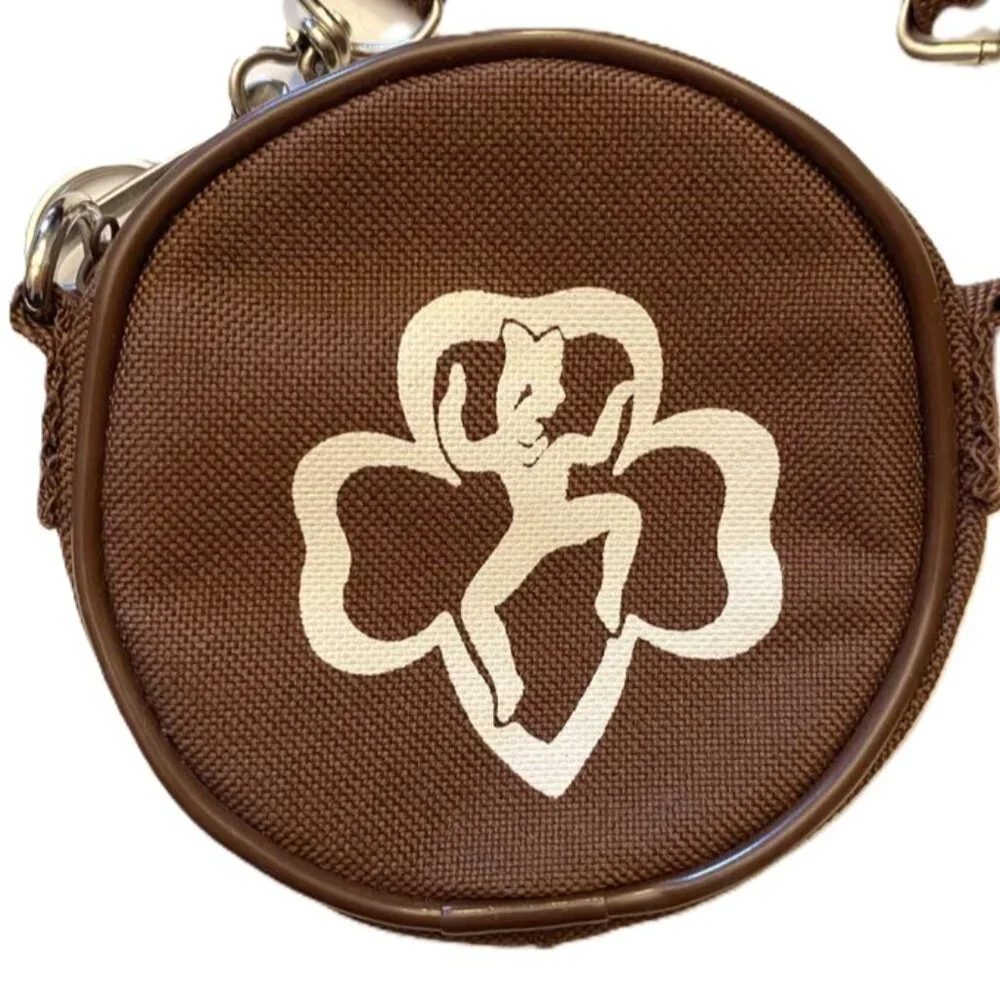 GIRL SCOUT BROWNIES Coin Change Purse with Zipper Closure and Straps Round 4 in